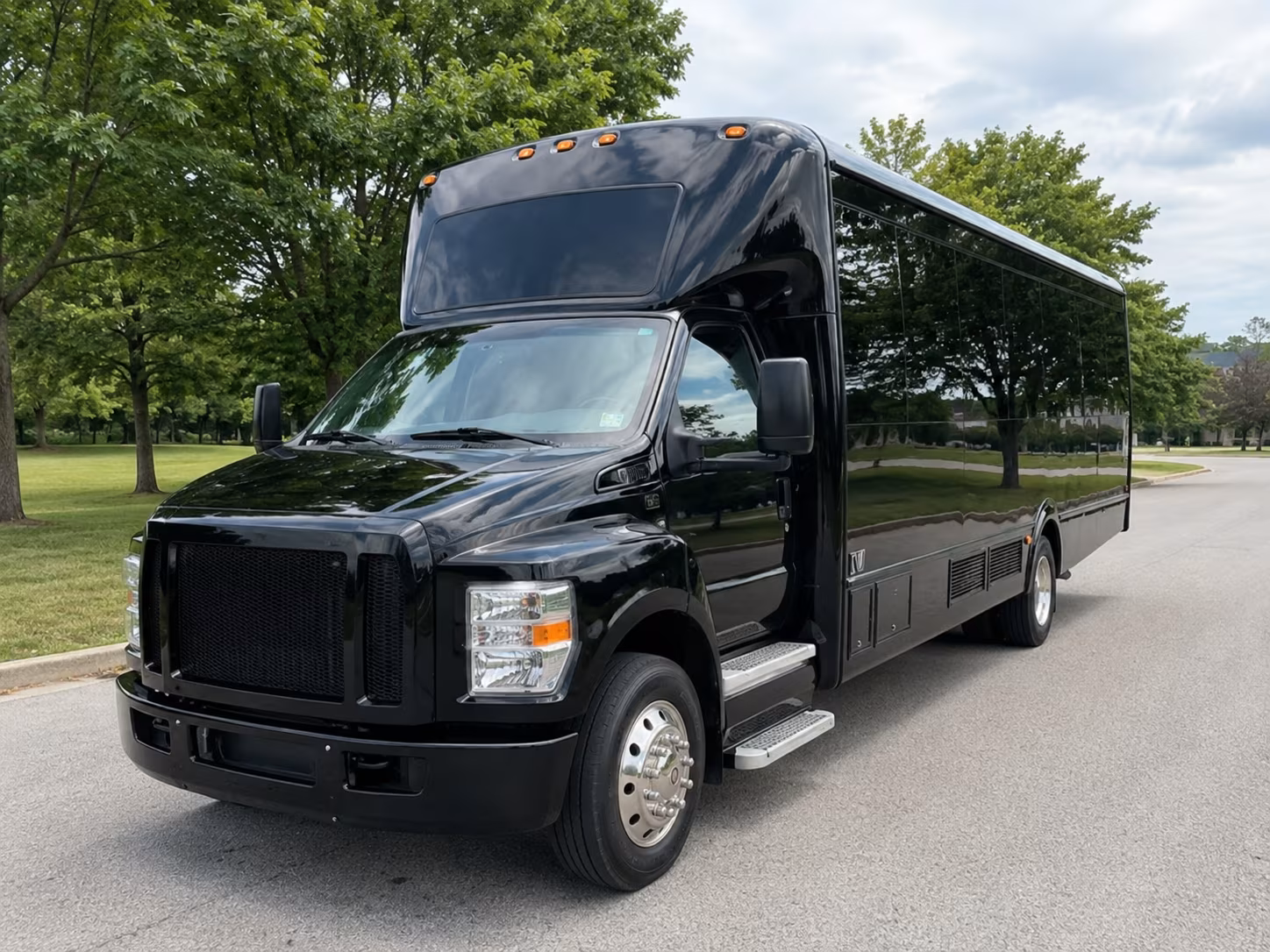 Akron Birthday, Sweet 16, & Quinceañera Party Bus Rentals